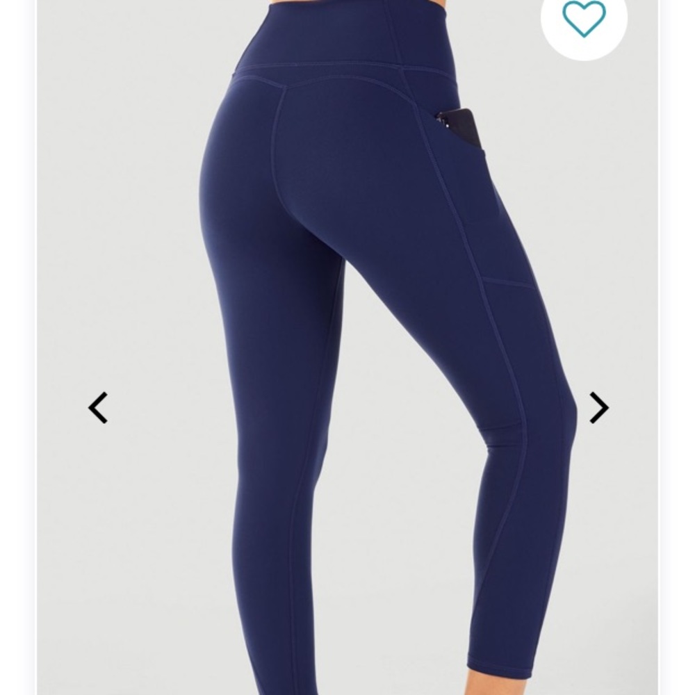 Fabletics high waisted leggings w pockets. Small